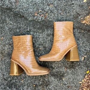 Sam Edelman square-toe block heel boots Size 8 "Layla"